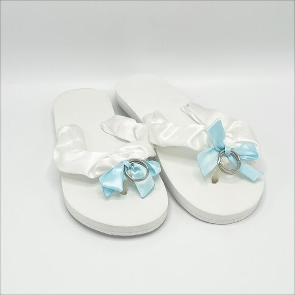 Oriental Trading Leave your mark in the Sand "Just Married" Flip Flops in White - Picture 1 of 5